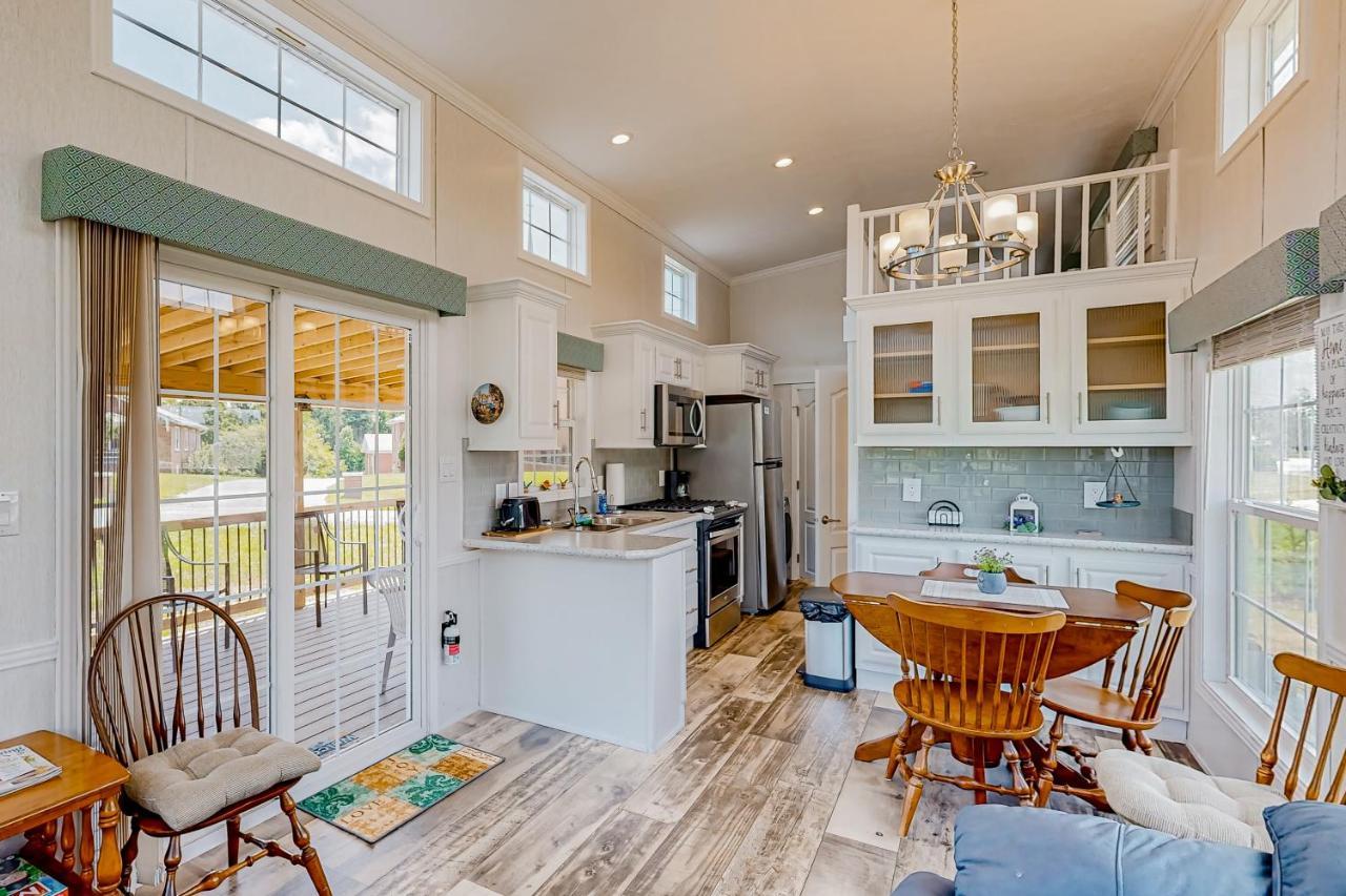 Tiny Charmer Hendersonville Bagian luar foto